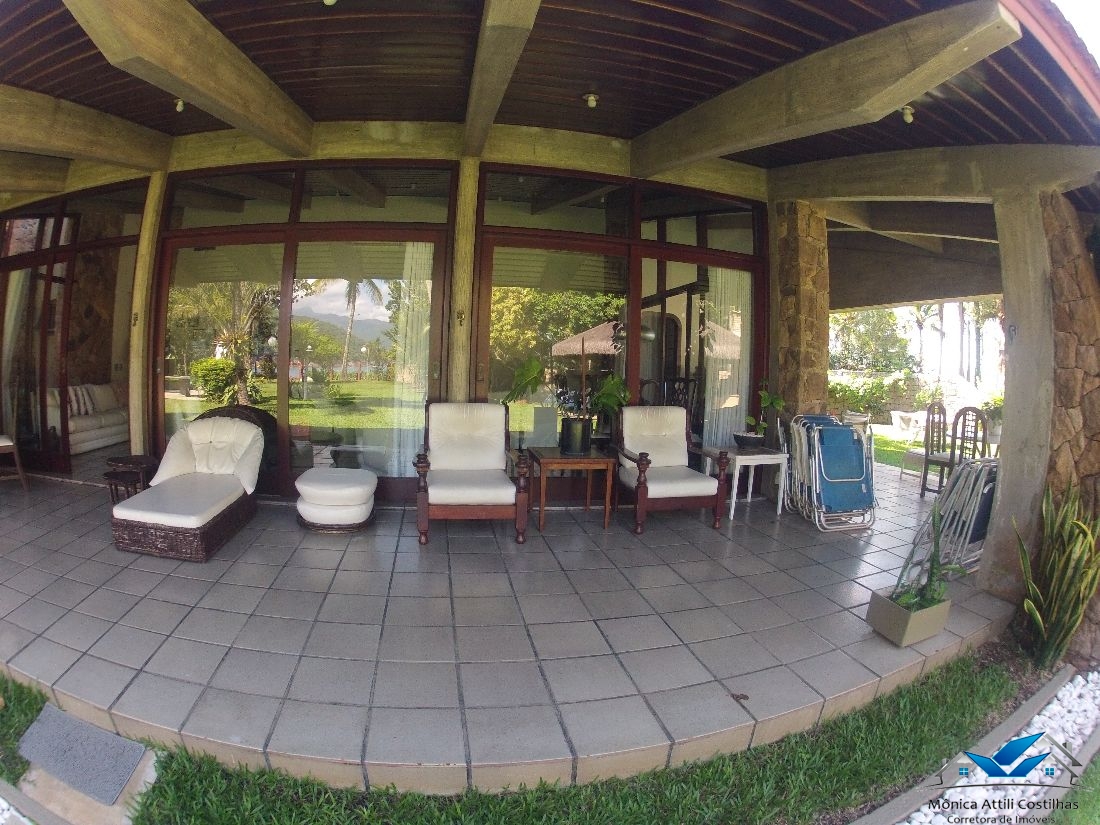 Casa maravilhosa pé na areia , está para locação e venda