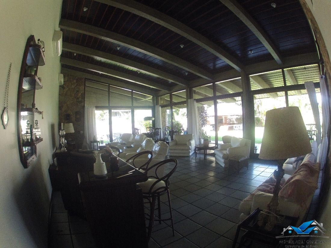 Casa maravilhosa pé na areia , está para locação e venda