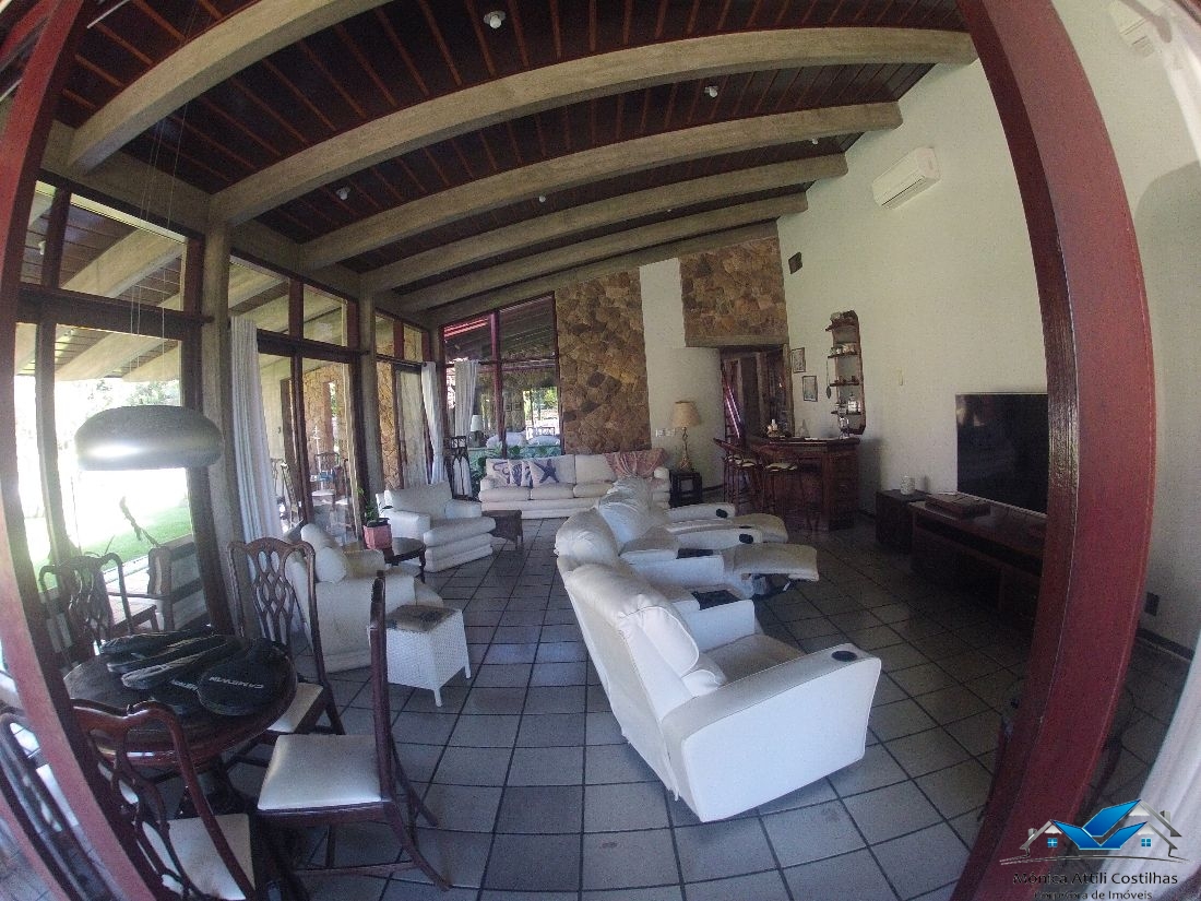 Casa maravilhosa pé na areia , está para locação e venda