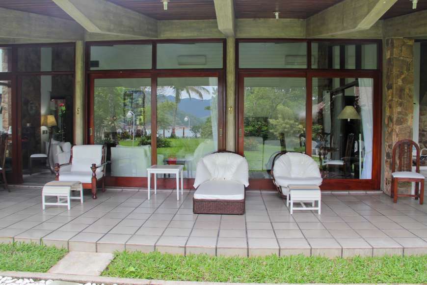 Casa maravilhosa pé na areia , está para locação e venda