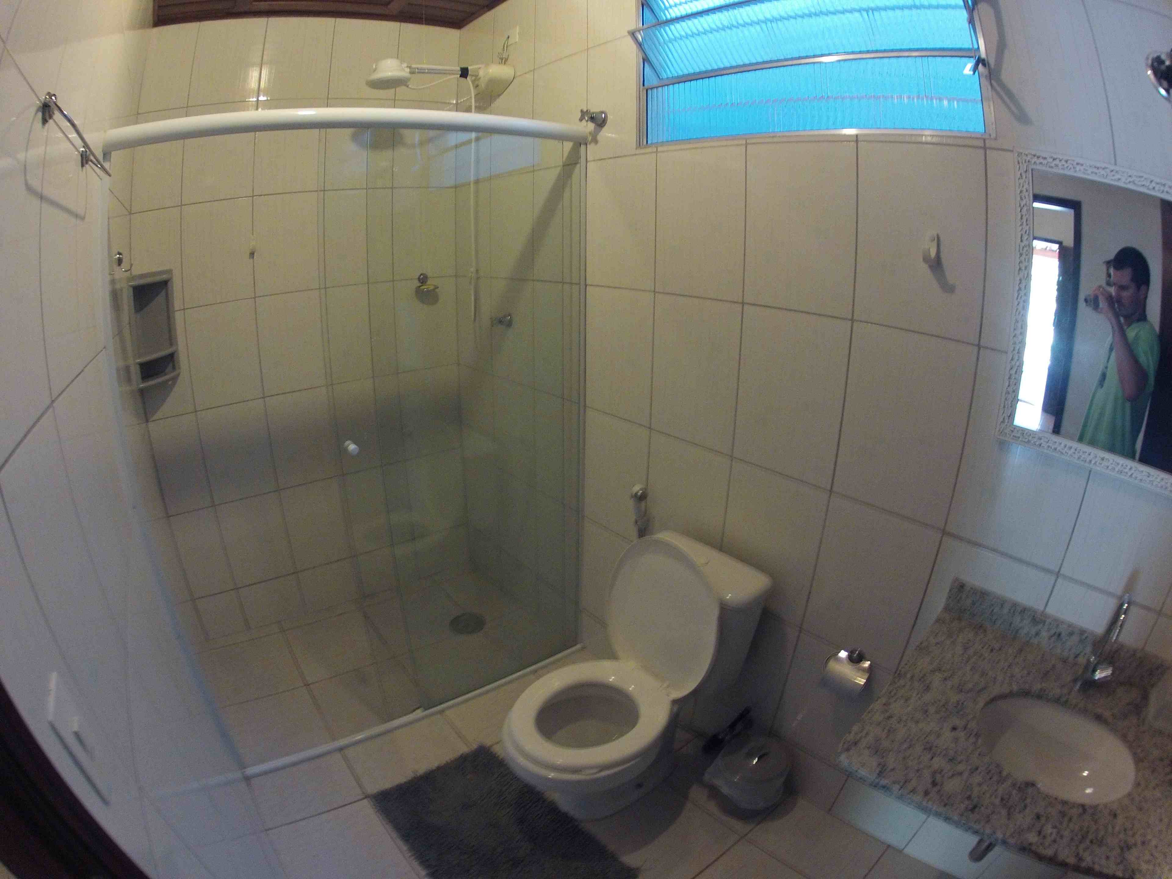 Casa a 50 metros do mar com um belo jardim