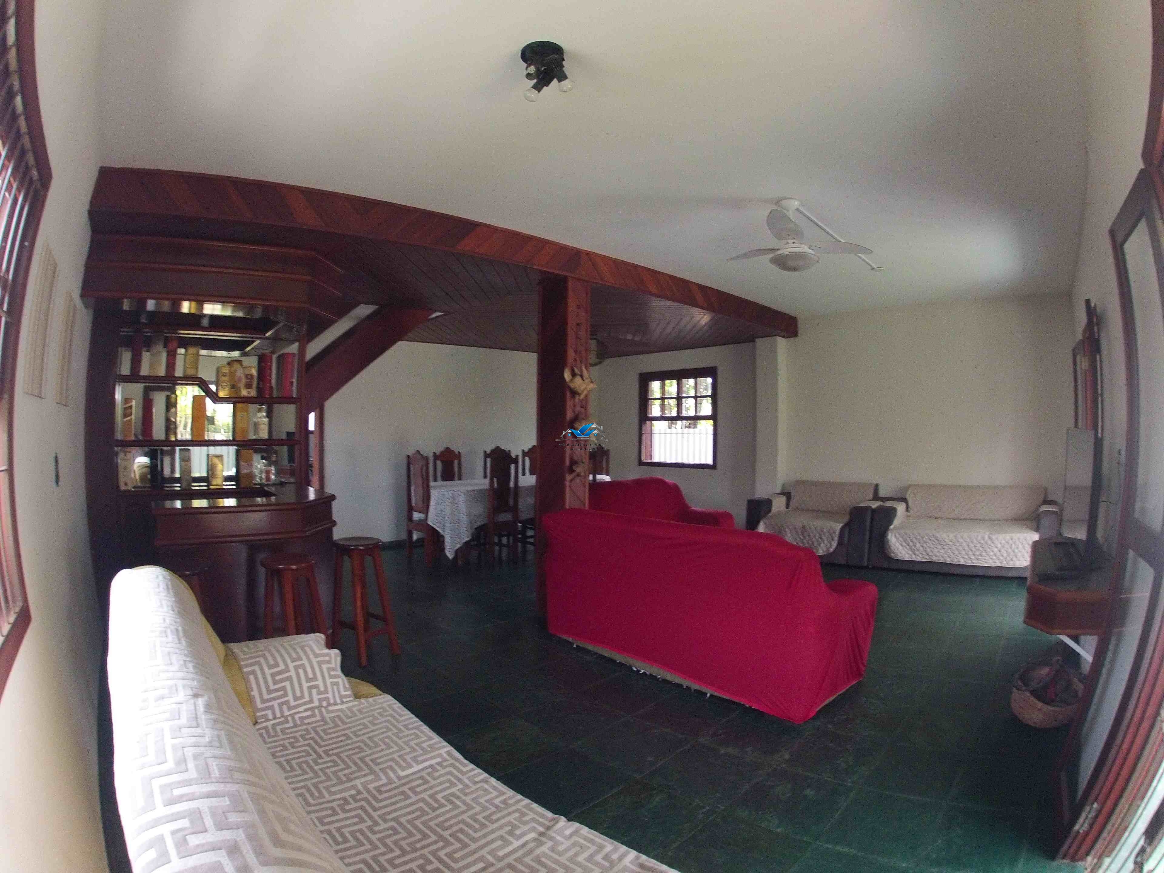 Casa com piscina na praia grande para 20 pessoas a 1 quartei