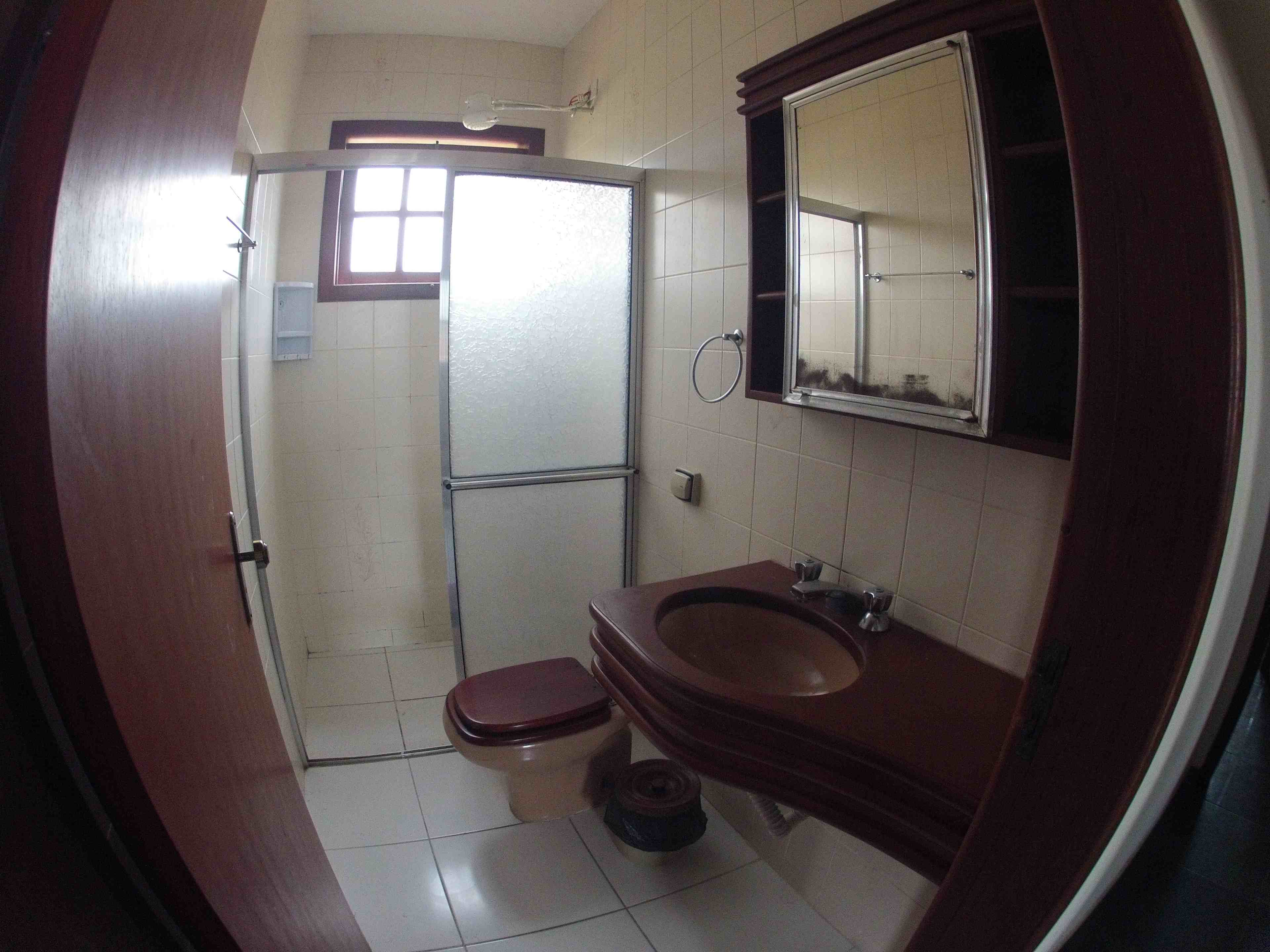 Casa com piscina na praia grande para 20 pessoas a 1 quartei