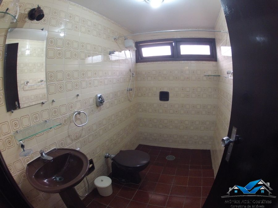Casa espaçosa a 200 m do mar da praia da enseada
