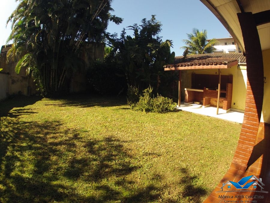 Casa espaçosa a 200 m do mar da praia da enseada