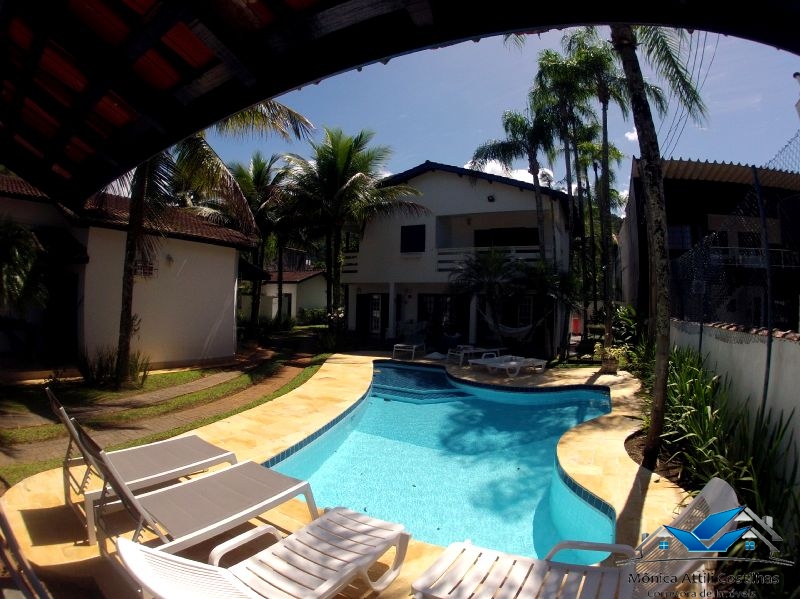 Casa pé na areia - praia da enseada - ótima localização