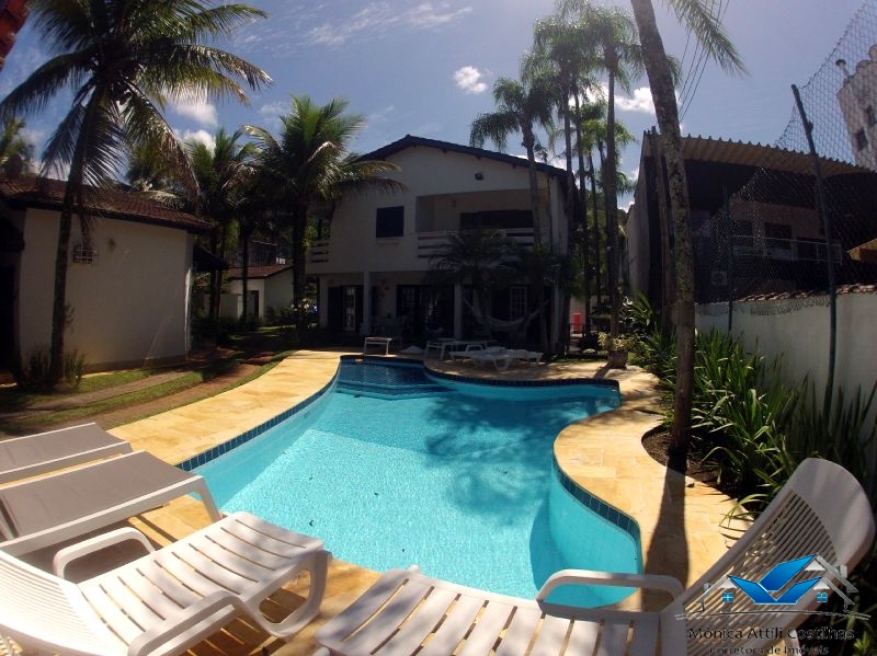Casa pé na areia - praia da enseada - ótima localização