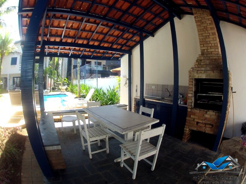 Casa pé na areia - praia da enseada - ótima localização