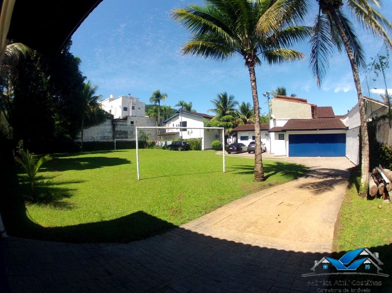 Casa pé na areia - praia da enseada - ótima localização
