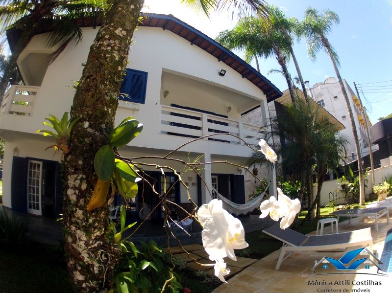Casa pé na areia - praia da enseada - ótima localização