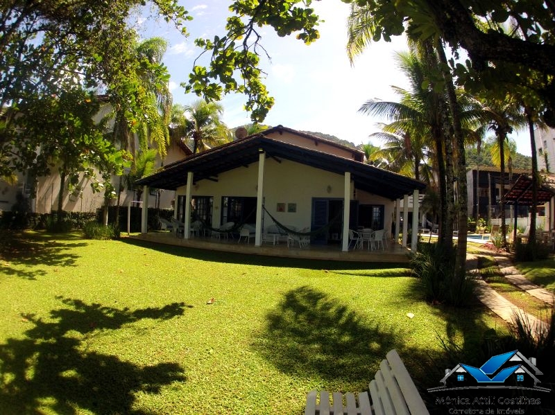 Casa pé na areia - praia da enseada - ótima localização