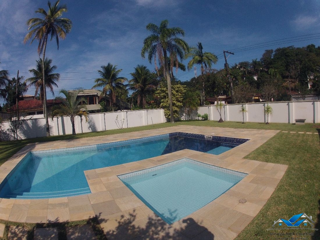 Linda casa na praia do tenório a 150 metros da praia com 4 d