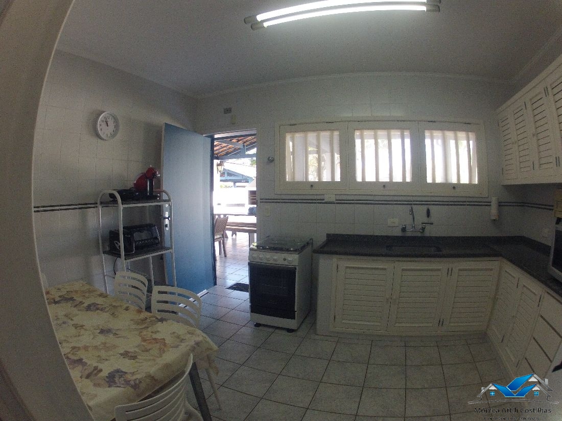 Linda casa na praia do tenório a 150 metros da praia com 4 d
