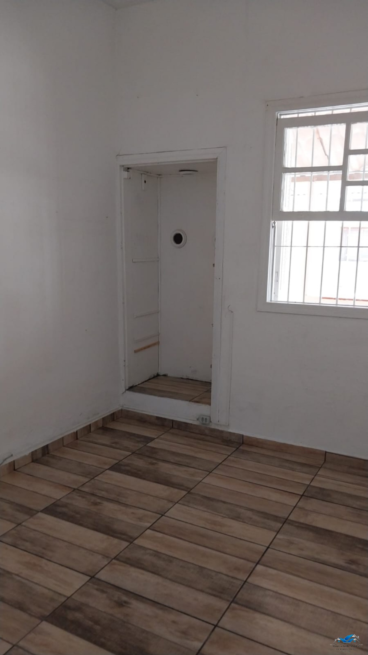 Oportunidade! imóvel de esquina no centro (1 quarteirão da c