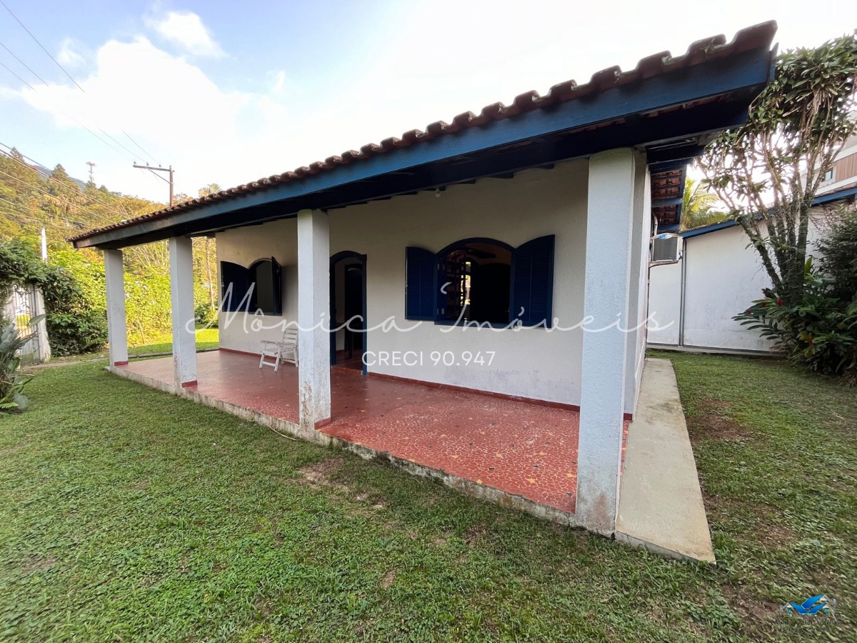 Área ampla com 3 imóveis - oportunidade para pousada (80 mts