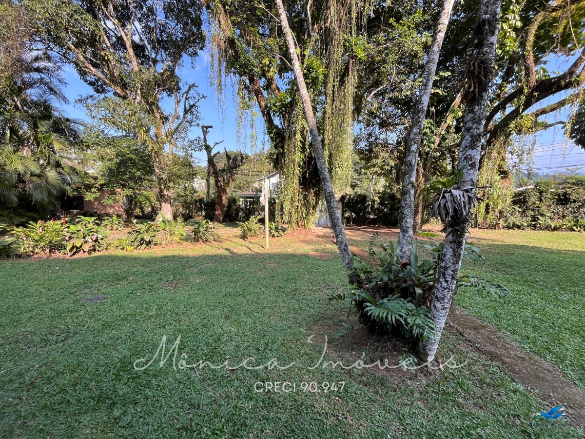 Área ampla com 3 imóveis - oportunidade para pousada (80 mts