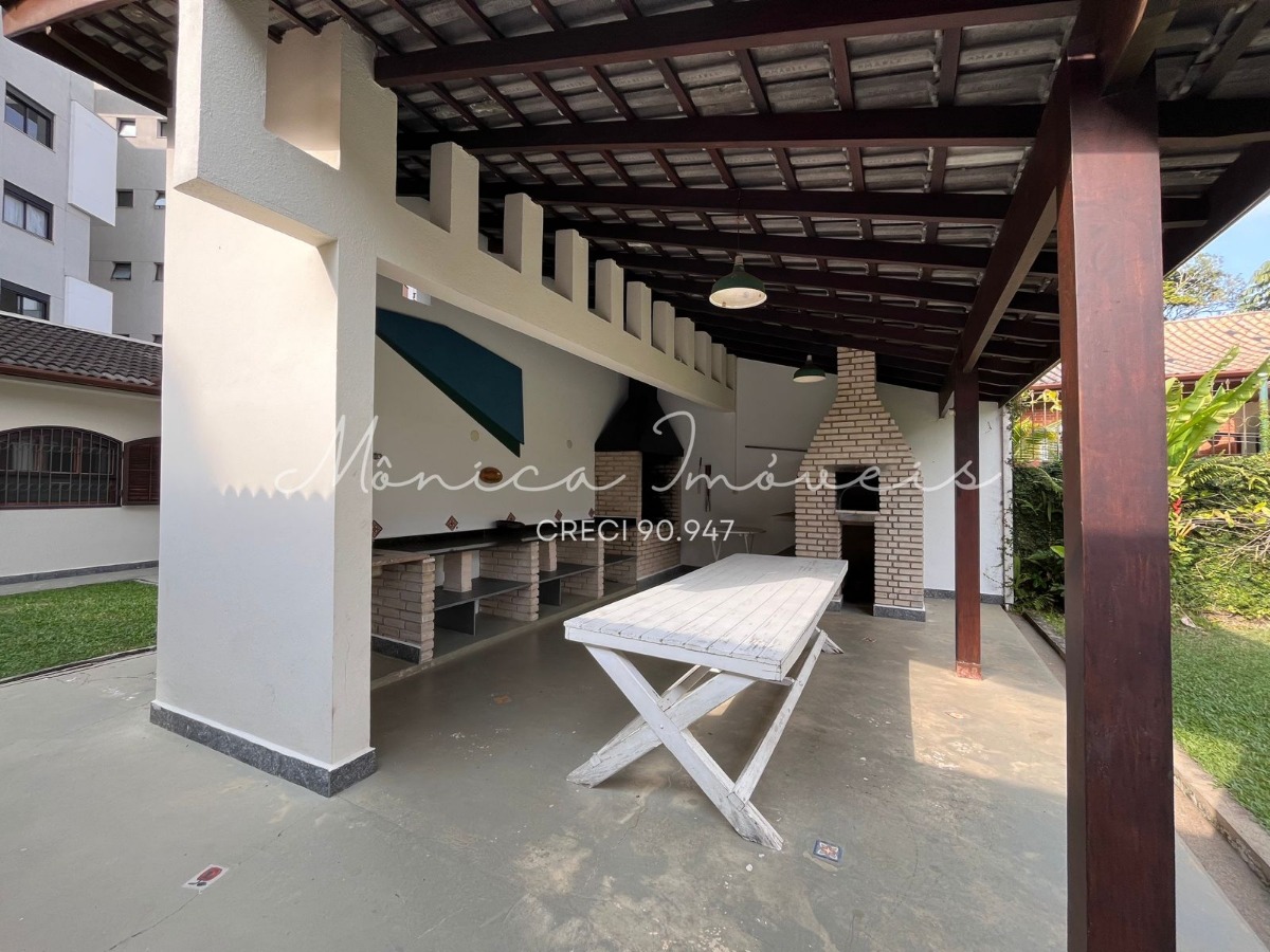 Casa com 7 dormitórios (sendo 5 suits) - ideal para renda
