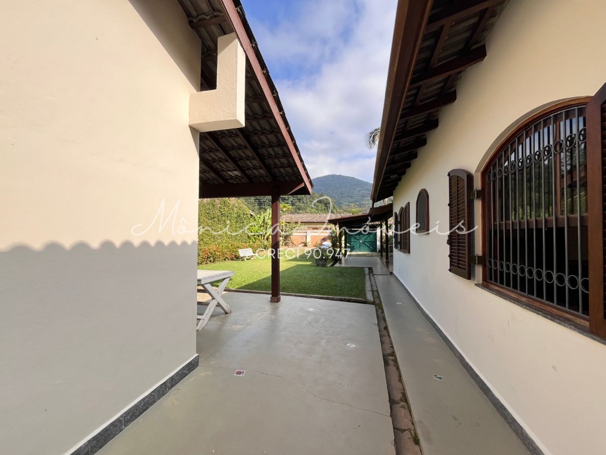 Casa com 7 dormitórios (sendo 5 suits) - ideal para renda