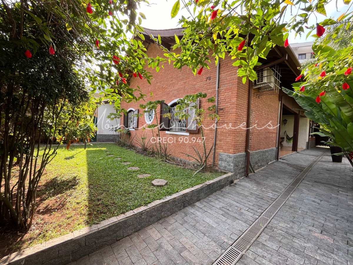 Lindo imóvel residencial a 80 mts da praia