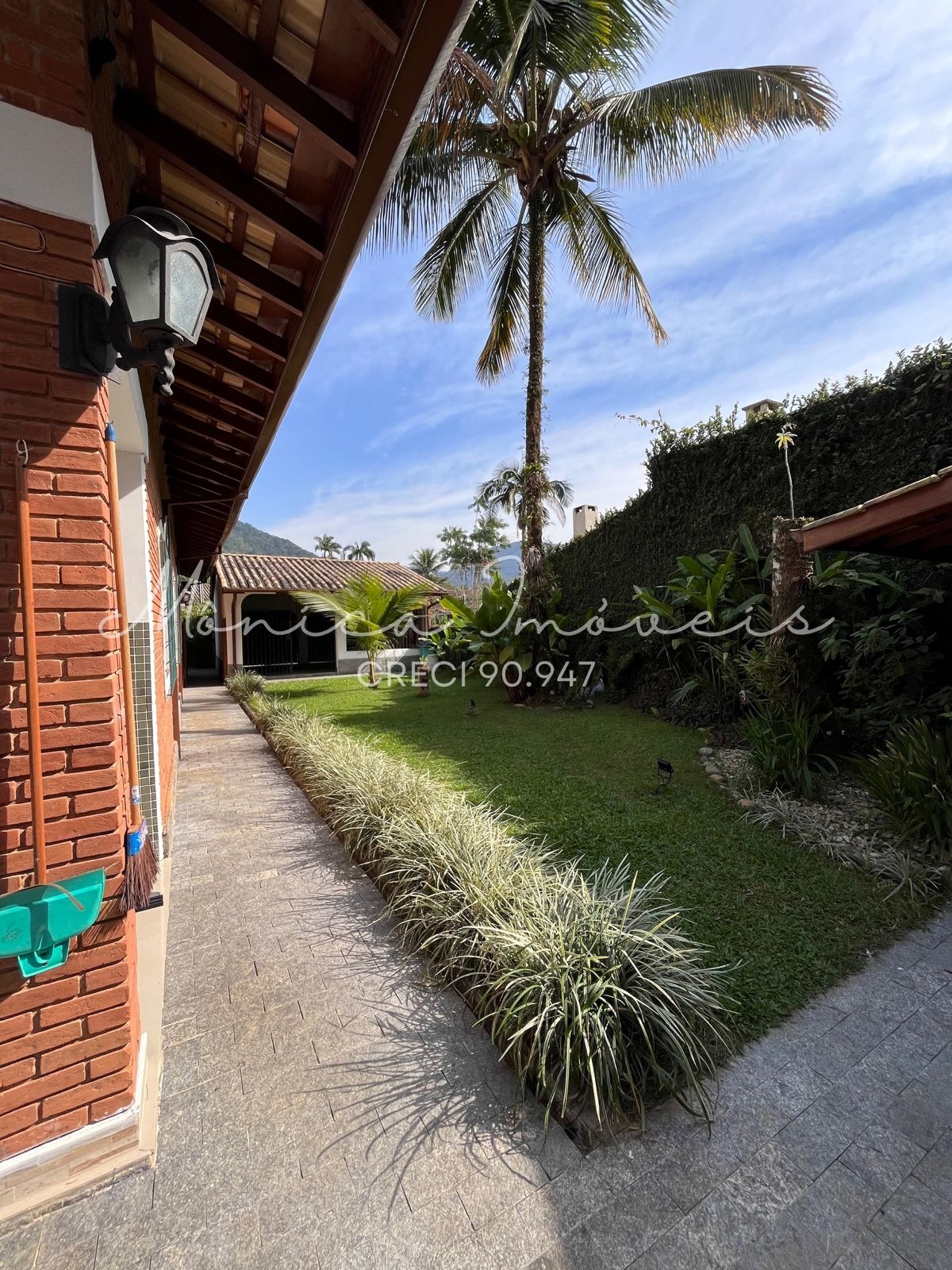 Lindo imóvel residencial a 80 mts da praia