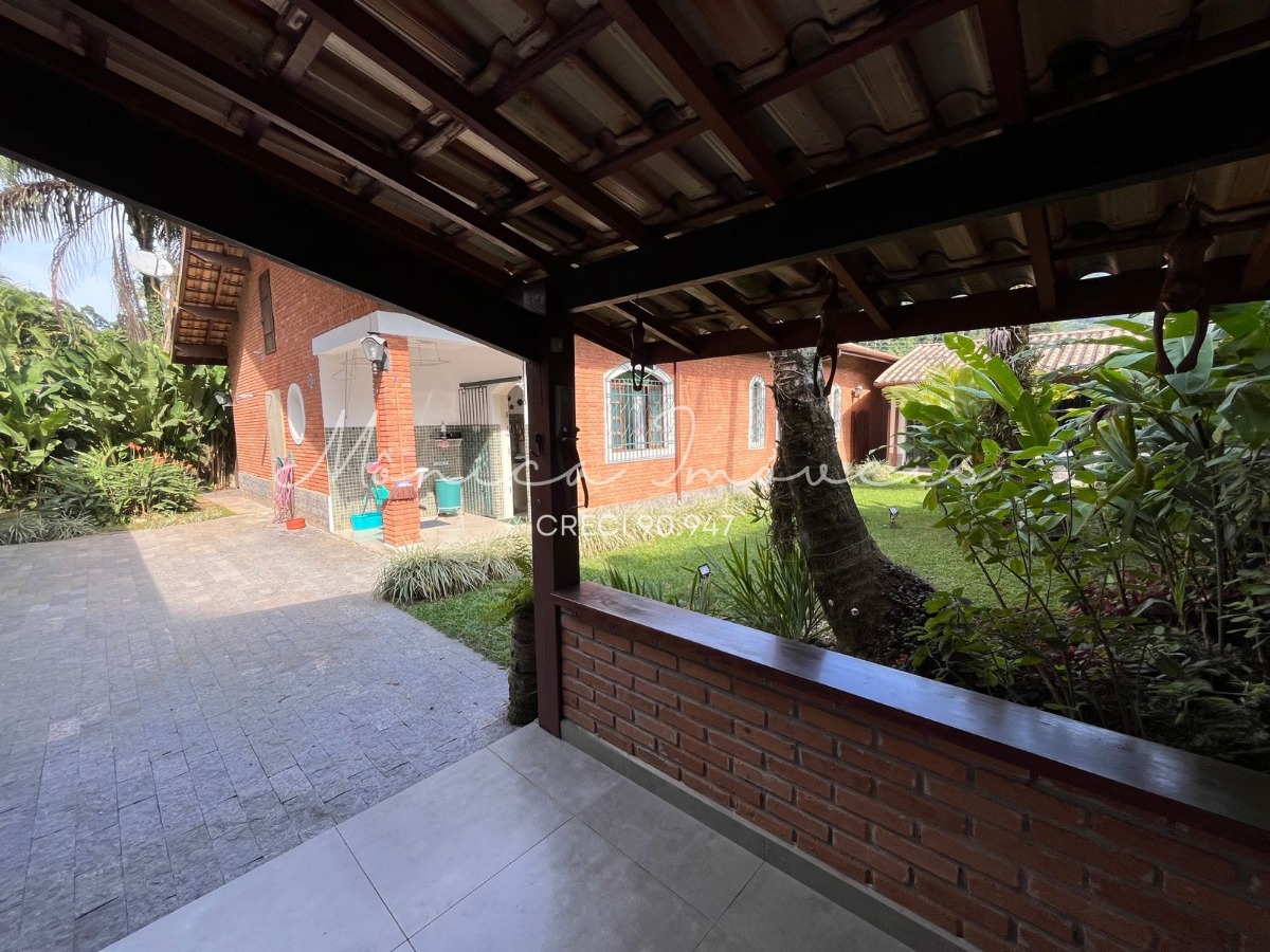 Lindo imóvel residencial a 80 mts da praia