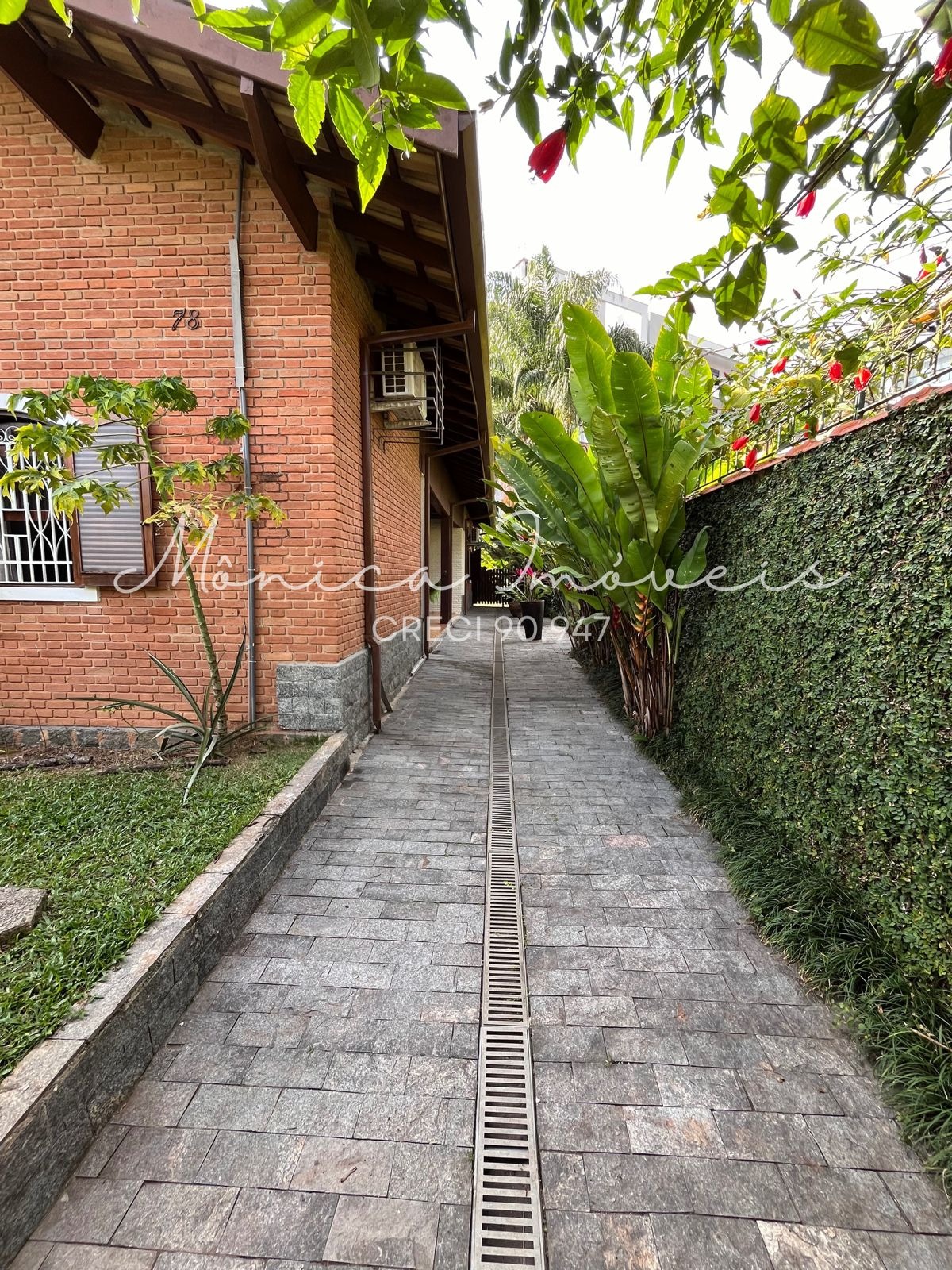Lindo imóvel residencial a 80 mts da praia