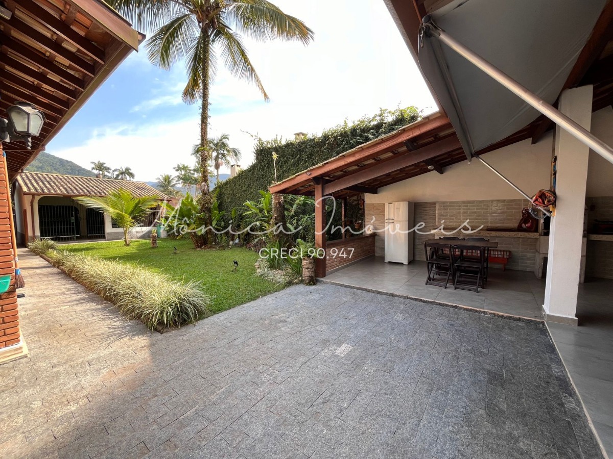 Lindo imóvel residencial a 80 mts da praia