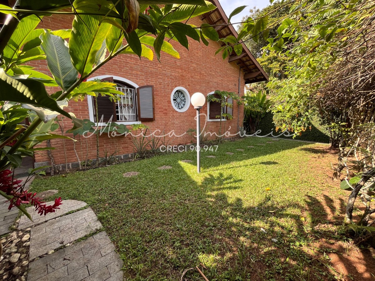 Lindo imóvel residencial a 80 mts da praia